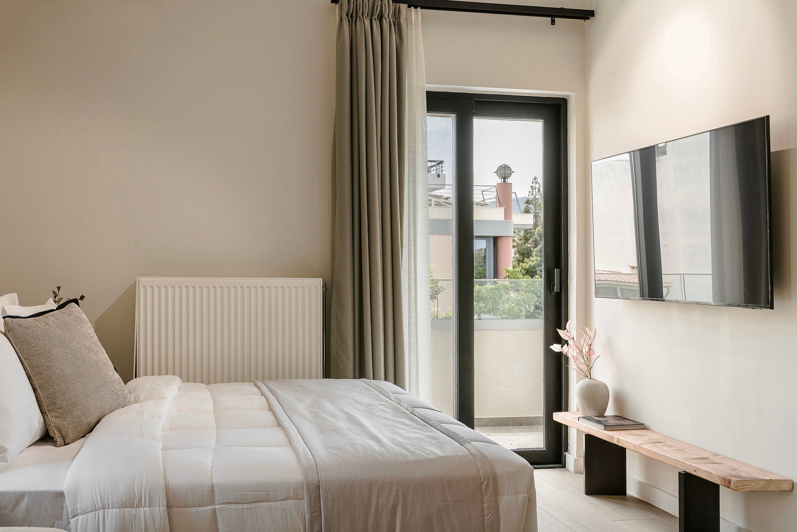 The Uptown - Studio Apartment with Balcony