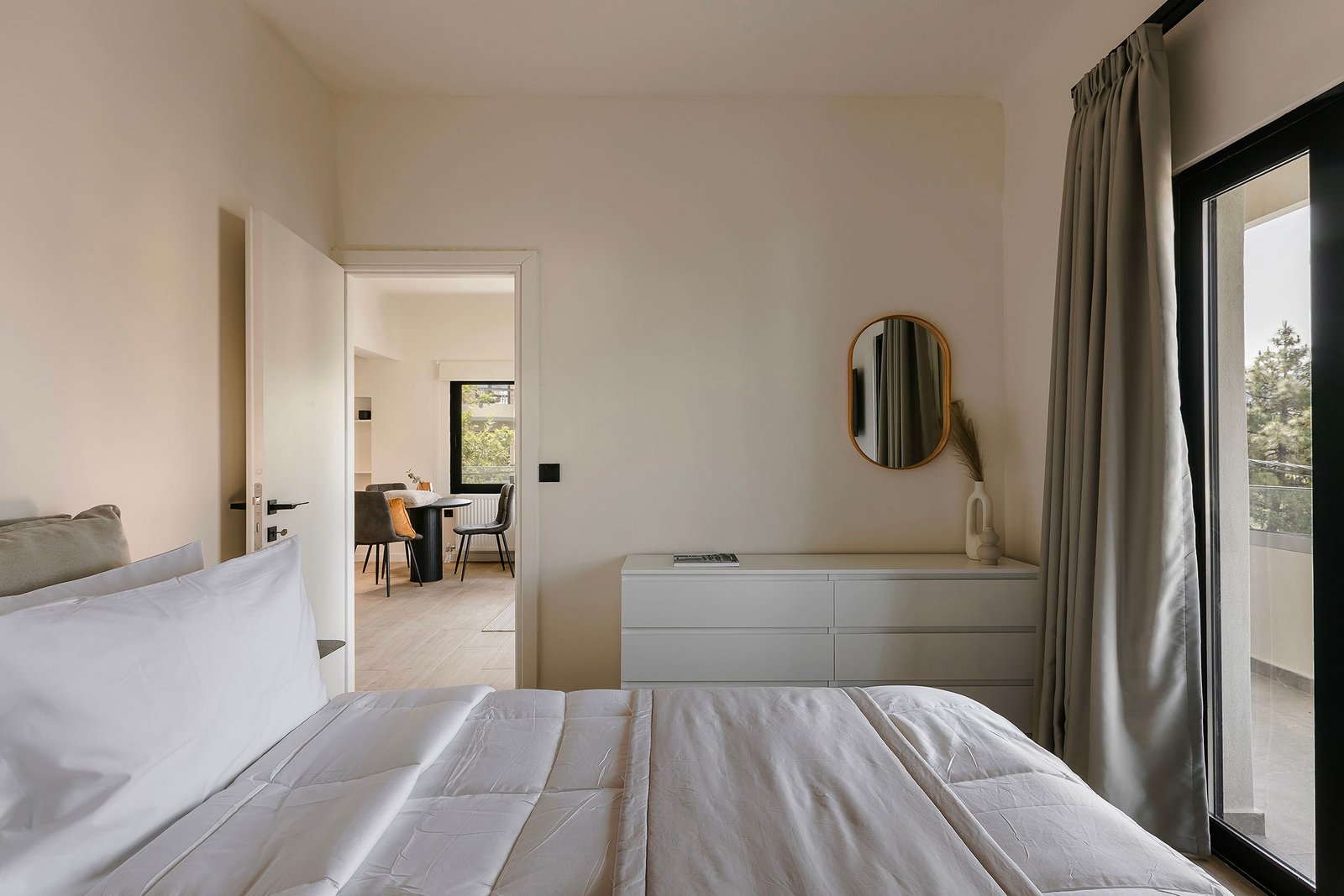 The Uptown - Superior One Bedroom Apartment with Balcony