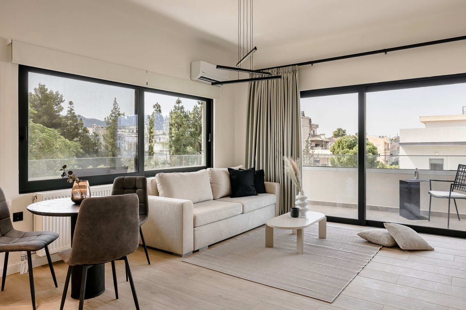 The Uptown - Superior One Bedroom Apartment with Balcony