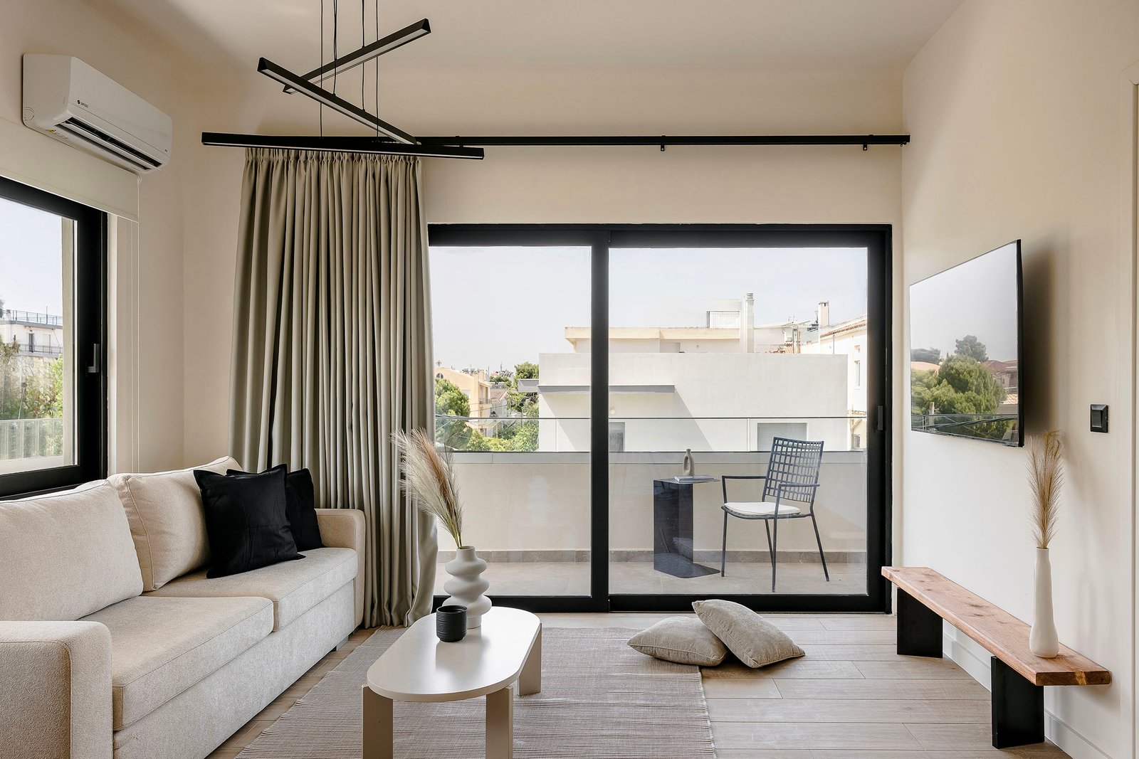The Uptown - Superior One Bedroom Apartment with Balcony
