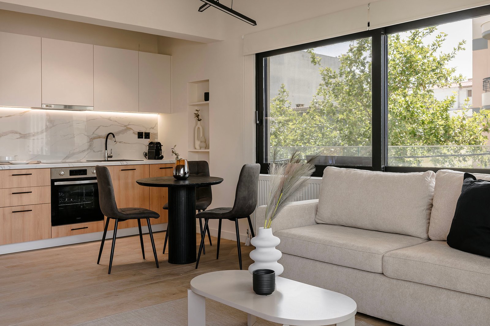 The Uptown - Superior One Bedroom Apartment with Balcony