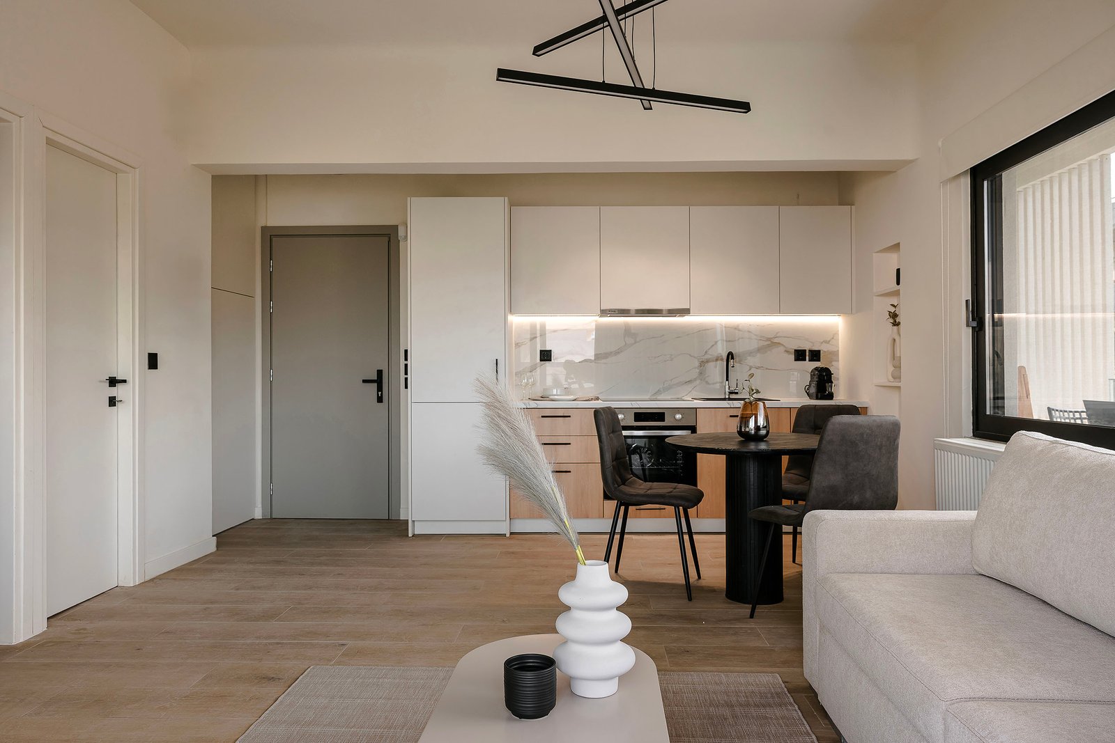 The Uptown - Superior One Bedroom Apartment with Balcony