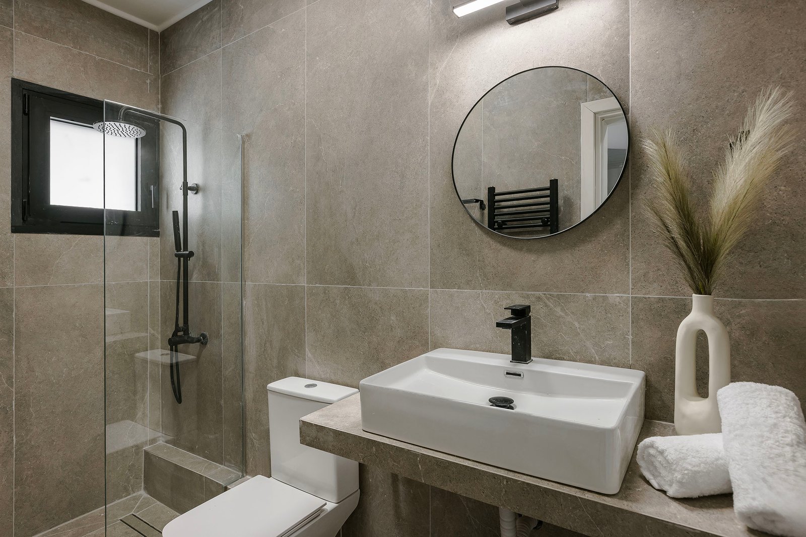The Uptown - One Bedroom Apartment with Balcony