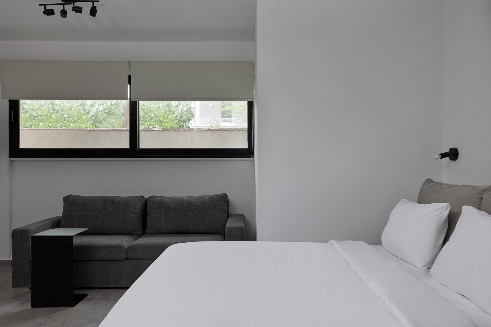 The Uptown - Semi-basement apartment